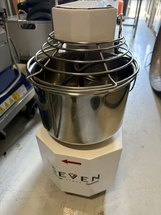 Amasadora Profesional Espiral 10L