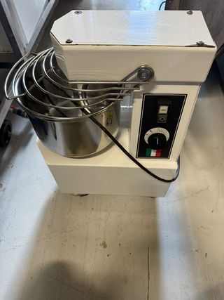 Amasadora Profesional Espiral 10L