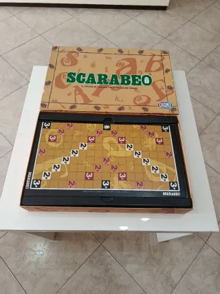 Scarabèo Gioco di Parole