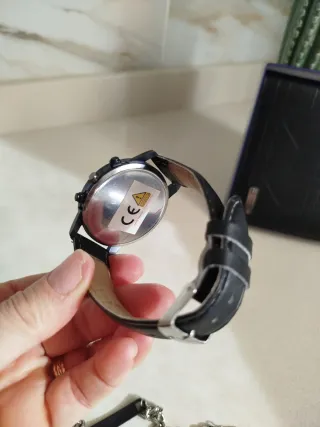 Set Accesorios Hombre: Reloj, Cartera y Pulsera.