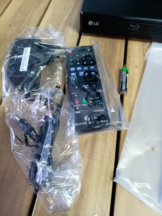 LG BP250 Reproductor Blu-Ray USB