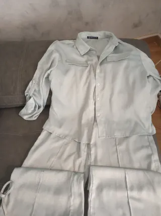 Conjunto camisa y pantalón