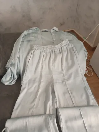 Conjunto camisa y pantalón