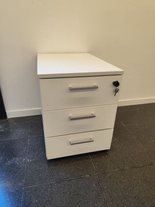 Escritorios de oficina - puestos de trabajo dobles