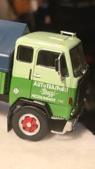 Camion Volvo F89 Turbo 6 DeAgostini 1/43