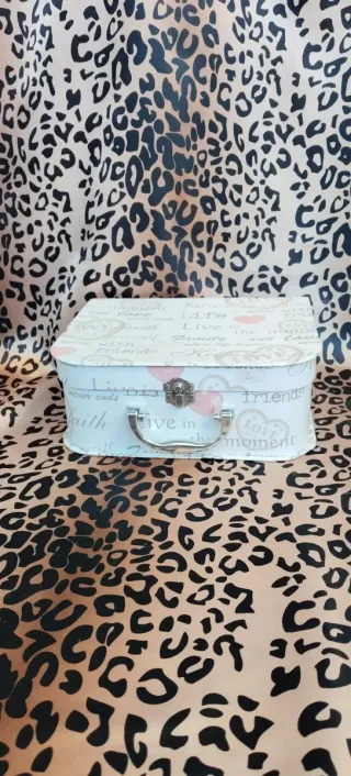 Caja guardatodo decorada