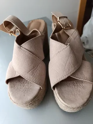 Sandalias Beige Cuña