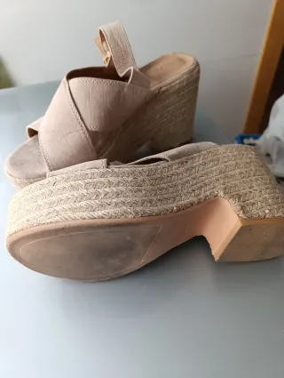 Sandalias Beige Cuña
