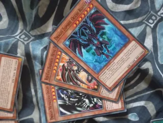 Yu-Gi-Oh! - Lotti di carte drago nero occhi rossi