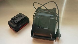 Caricabatterie Bosch + Batteria 18V 4ah