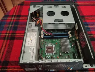 2 PCs Acer y Lenovo.