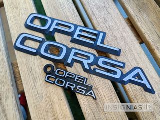 Emblema Opel Corsa A. Anagrama Opel Corsa A.