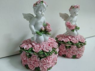 2 joyeros ángeles querubines en corazón con rosas