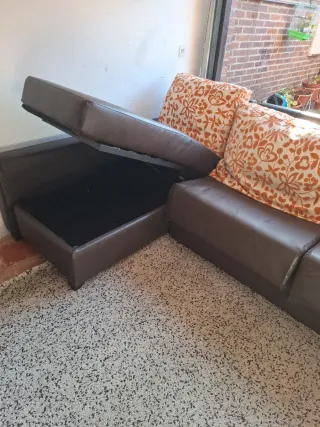 Chaise Longue marrón.