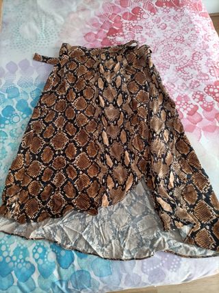 Falda midi estampado serpiente Talla S