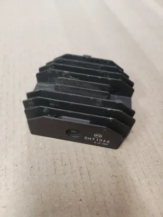 Regulador SH719AA