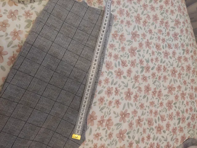 Pantalón de cuadros gris talla S o talla 13-14