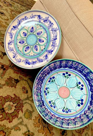 Coppia Piatti Maiolica Decorati