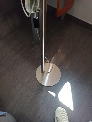 Lámpara de pie moderna metal