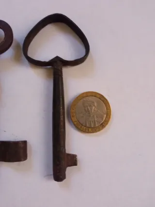 4 llaves antiguas de metal