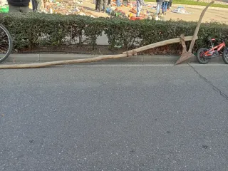 Arado antiguo de madera