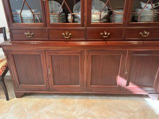 Vitrina estilo inglés madera y cristal