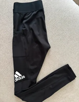 Mallas deportivas Adidas negras con bolsillo