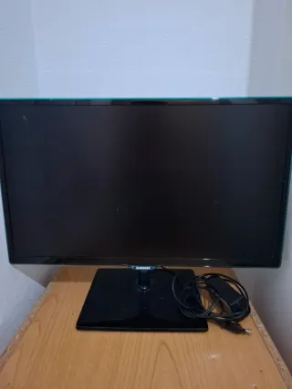 Consola PS4 Slim + television