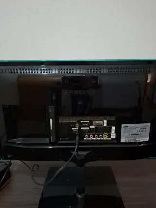 Consola PS4 Slim + television