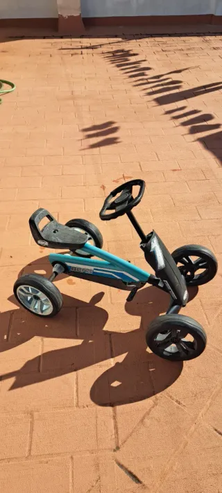 Coche de pedales BERG