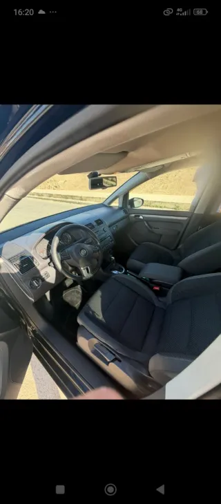 Volkswagen Touran 2011