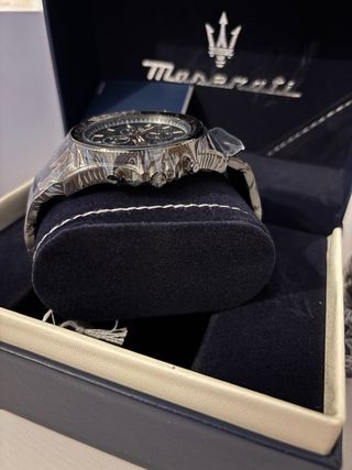 Reloj Maserati Negro y Dorado