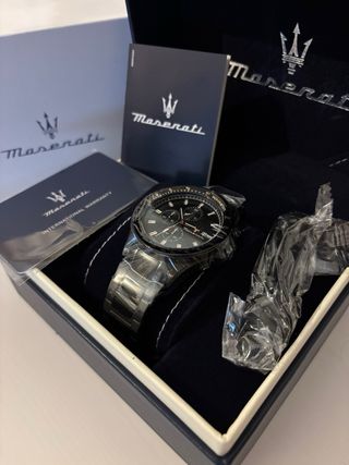 Reloj Maserati Negro y Dorado