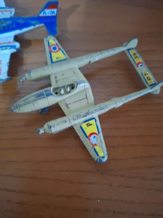 Lote 2 Aviones réplicas  de jAM-65 y A-7A