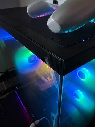 PC Gaming + mando de ps5 + escritorio y silla