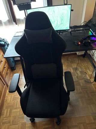 PC Gaming + mando de ps5 + escritorio y silla