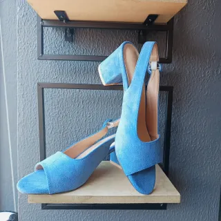 Zapato tacón abierto azul