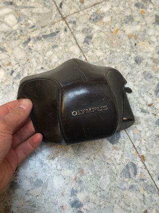 Fondina in pelle marrone per fotocamera Olympus OM