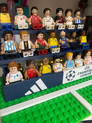 Grada expositor stand figuras Lego