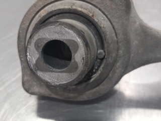 BRAZO SUSPENSION INFERIOR DELANTERO DERECHO MERCE