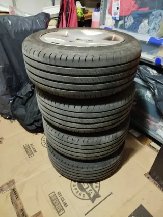 4 ruedas Goodyear + llantas 16” – 205/55 R16