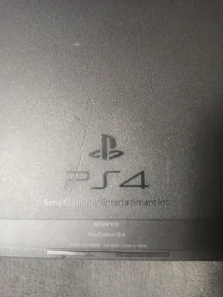 Consola PS4 se vende como averiado