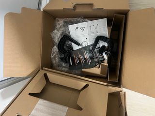 Volante Thrustmaster T598 com Pedais