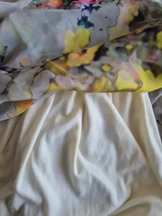 Vestido largo estampado con pedrería