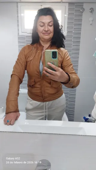 Chaqueta de cuero marrón mujer