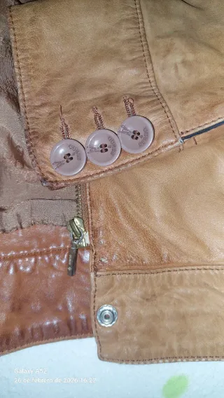 Chaqueta de cuero marrón mujer