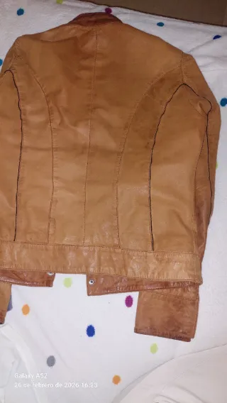 Chaqueta de cuero marrón mujer