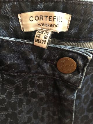 OportunidadPantalón animal print azul y negro T.38