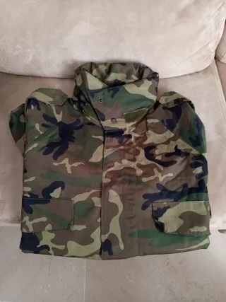 Chaquetón militar camuflaje verde