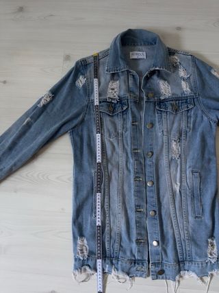 Cazadora vaquera larga ADRIXX desgastada